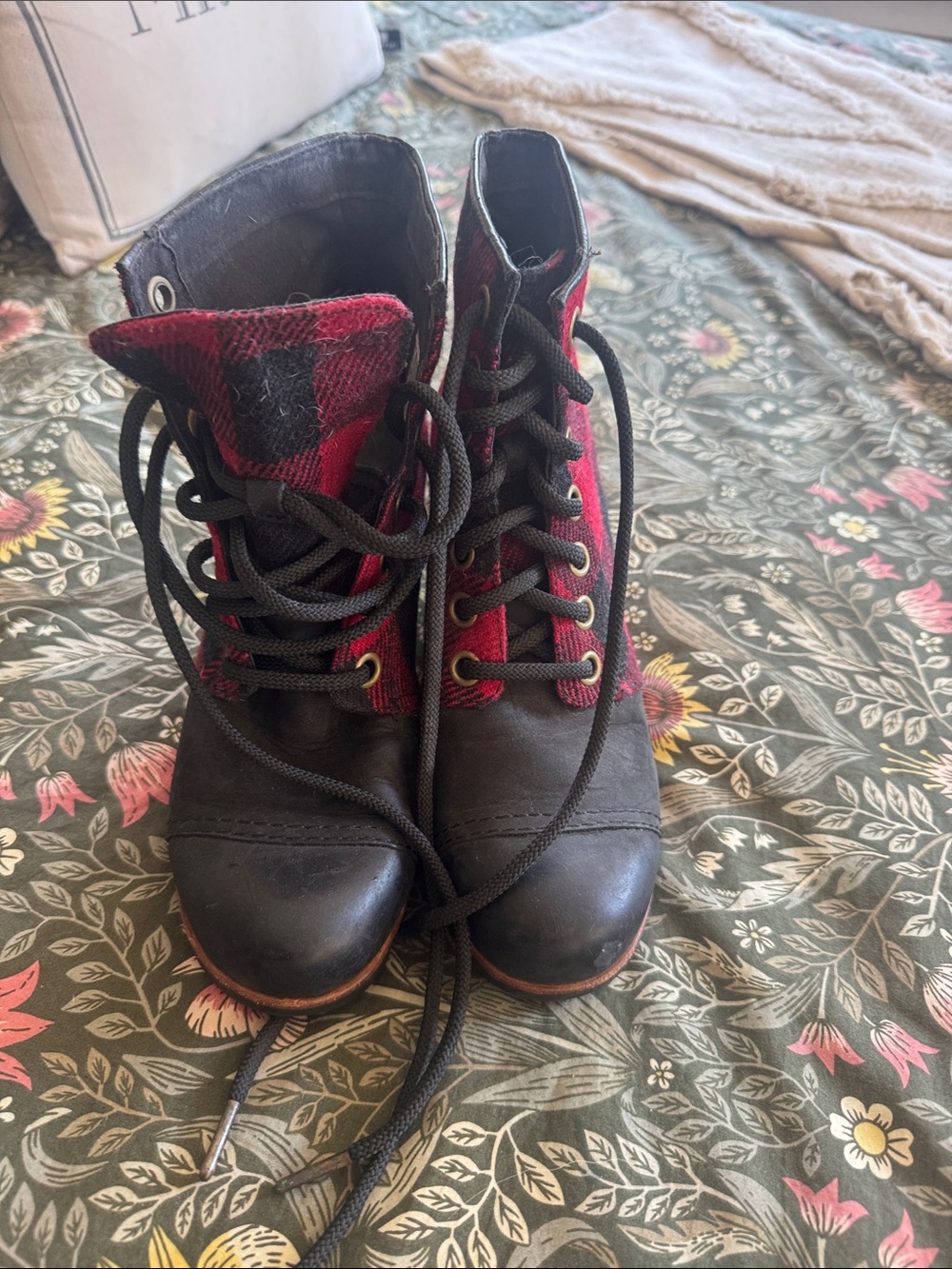Sorel Black Leather Lace-Up Boots with Red Plaid Collar